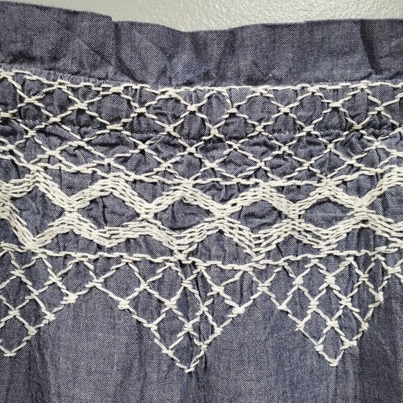 Current/Elliot Women's Chambray Smocked Embroidered Tank Top Blue White Sz 1, Sm - Picture 7 of 11